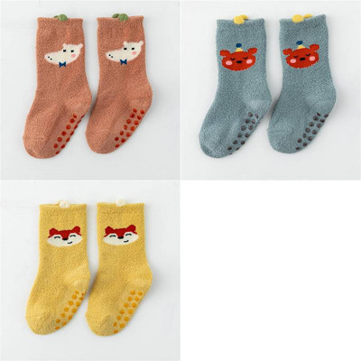 Téli baba zokni színes mintával