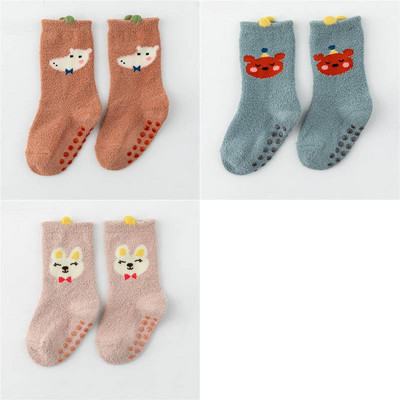 Téli baba zokni színes mintával