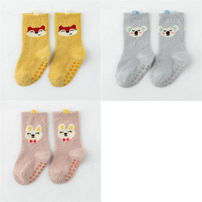 Téli baba zokni színes mintával