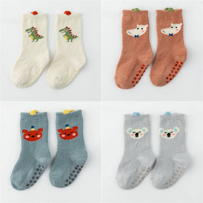 Téli baba zokni színes mintával