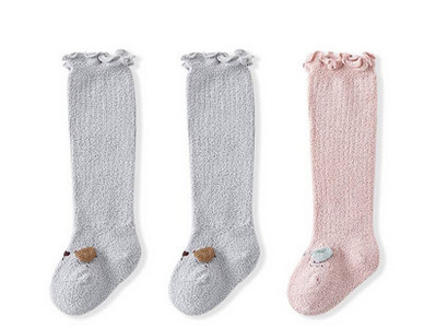 Hosszú baba zokni hímzéssel