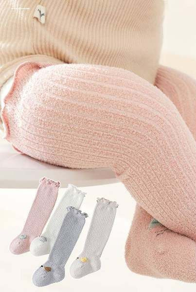 Hosszú baba zokni hímzéssel