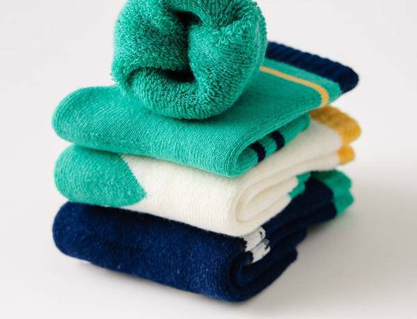 Bērnu ikdienas zeķītes dažādās krāsās