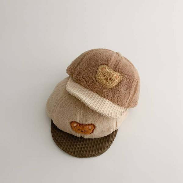 Flīsa mazuļa cepure ar aplikāciju un ausīm