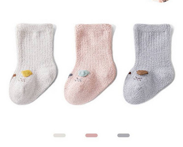 Zīdaiņu zeķītes ar aplikāciju, komplektā vairāki pāri