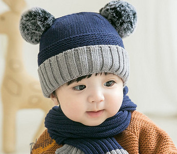 Baba polár kétrészes sál és sapka szett