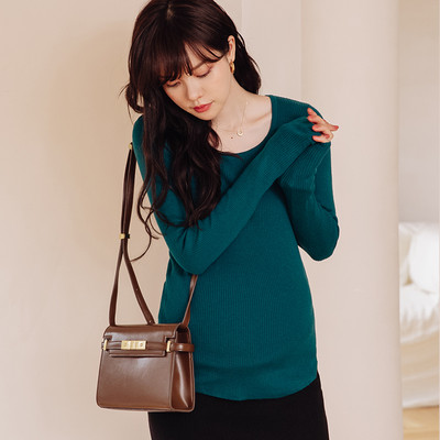 Női magas gallérú pulóver terhes nők számára