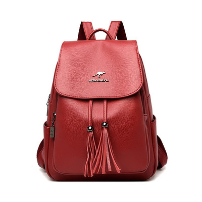 Ženski kožni ruksak s metalnim ukrasom