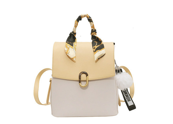 Női hátizsák kulcstartóval