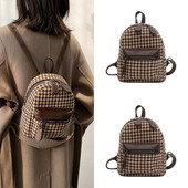 Maza rūtaina mugursoma ar kabatu un rāvējslēdzēju