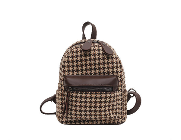 Maza rūtaina mugursoma ar kabatu un rāvējslēdzēju