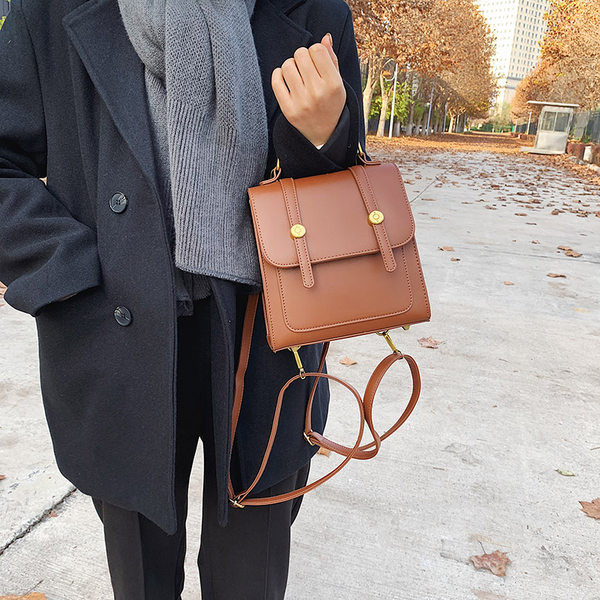 Öko bőr négyzet alakú női hátizsák fém csattal