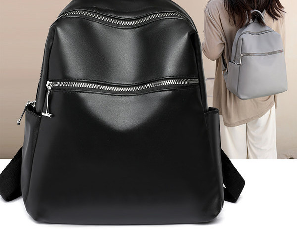 Sieviešu mugursoma ar kabatu un rāvējslēdzēju