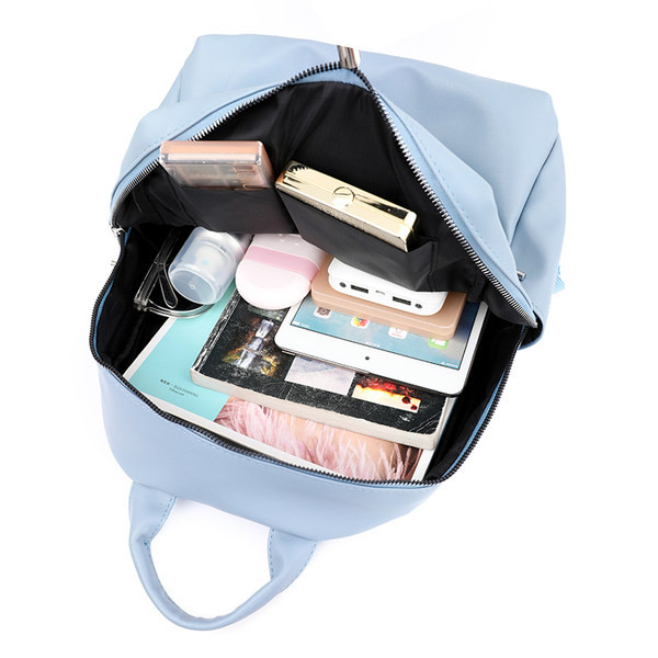 Sieviešu mugursoma ar kabatu un rāvējslēdzēju