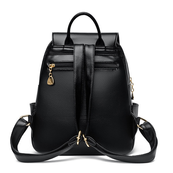 Eko bőrből készült hátizsák - fém elemmel