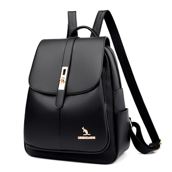 Sieviešu ādas mugursoma ar metāla elementiem