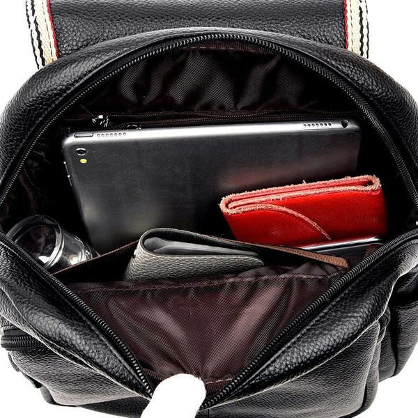 Alkalmi női hátizsák fém díszítéssel