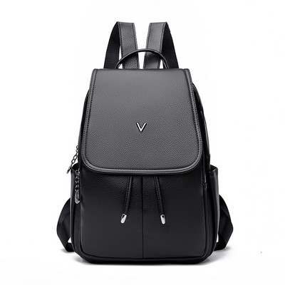 Sieviešu mugursoma ar metāla elementu