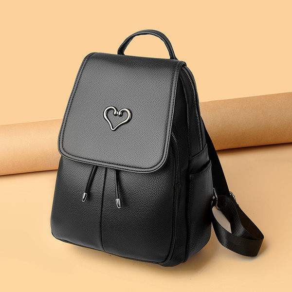 Sieviešu mugursoma ar metāla elementu