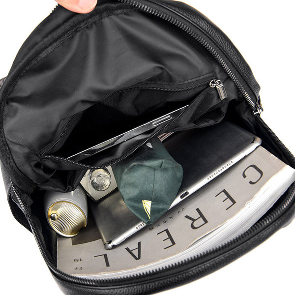 Sieviešu mugursoma ar metāla elementu