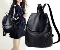 Sieviešu melna mugursoma ar rokturiem un rāvējslēdzēju