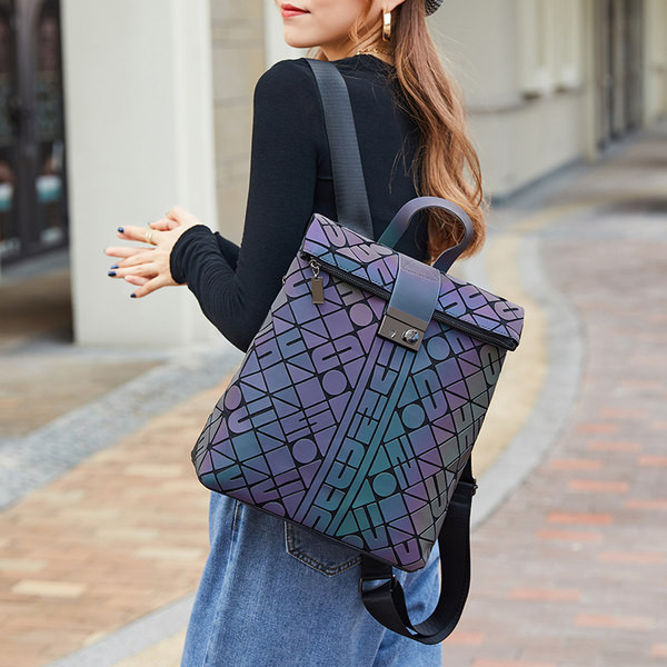 Női rombusz alakú hátizsák cipzárral