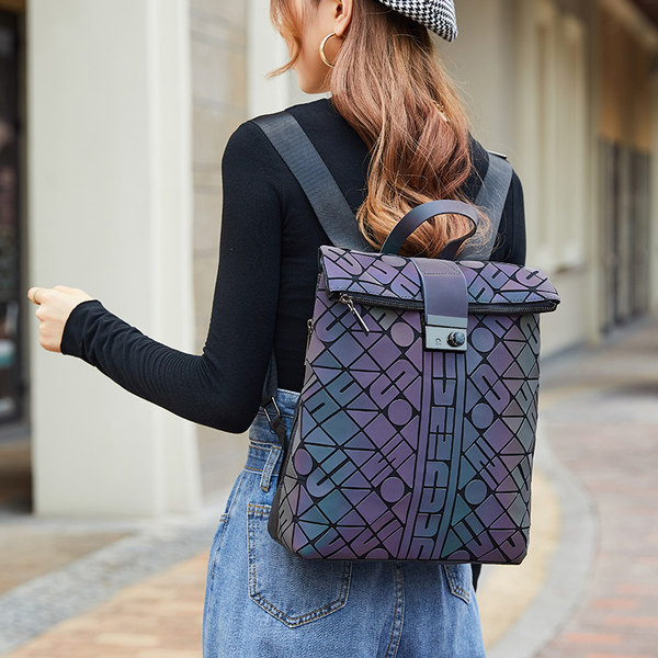 Női rombusz alakú hátizsák cipzárral