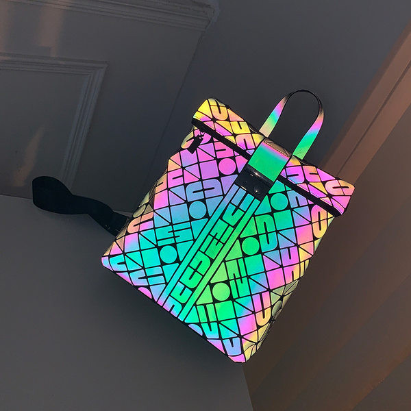 Női rombusz alakú hátizsák cipzárral