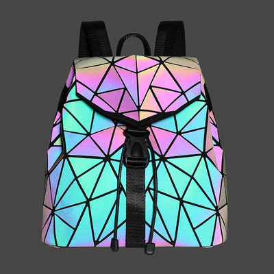 Moderna sieviešu mugursoma ar hologrāfisku efektu