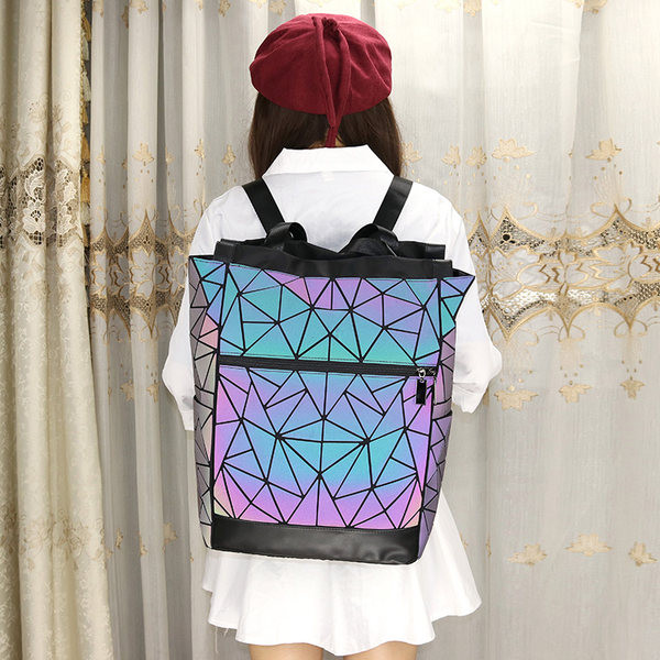 Női hátizsák geometrikus formákkal