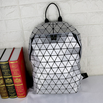 Sieviešu ikdienas mugursoma ar figūrām