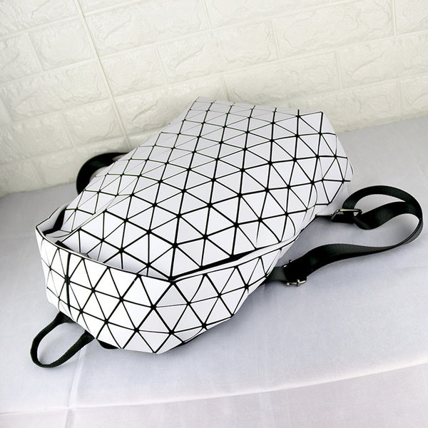 Sieviešu ikdienas mugursoma ar figūrām