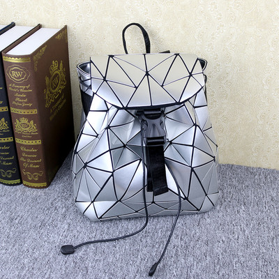 Jauna modeļa sieviešu mugursoma ar šņorēm un plastmasas aizdari