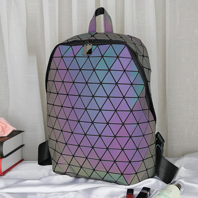 Sieviešu mugursoma zaigojošās krāsās