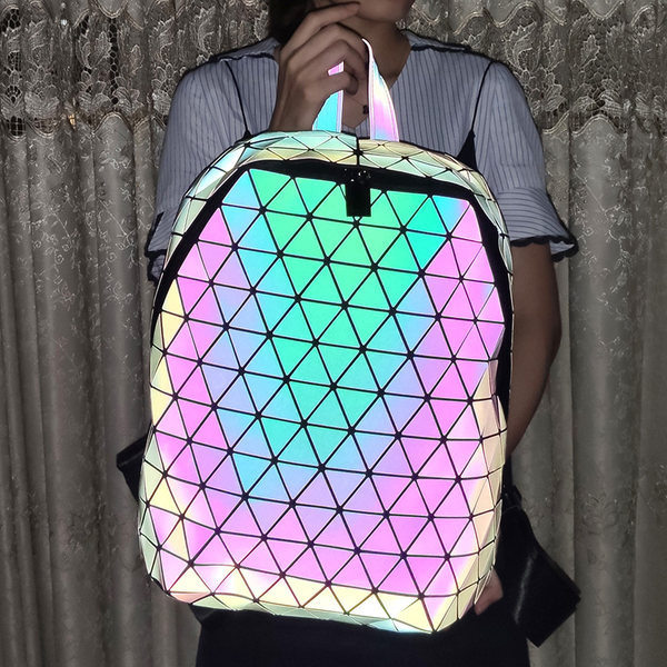 Sieviešu mugursoma zaigojošās krāsās