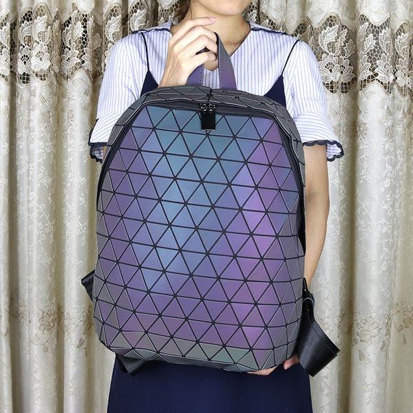 Sieviešu mugursoma zaigojošās krāsās