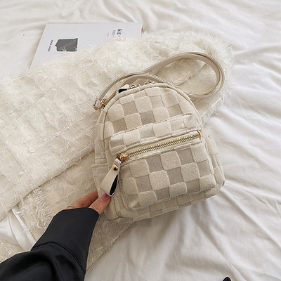 Sieviešu ziemas mugursoma ar ārējo kabatu