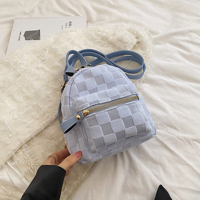 Sieviešu ziemas mugursoma ar ārējo kabatu