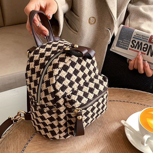 Tekstila rūtaina sieviešu mugursoma ar priekšējo kabatu