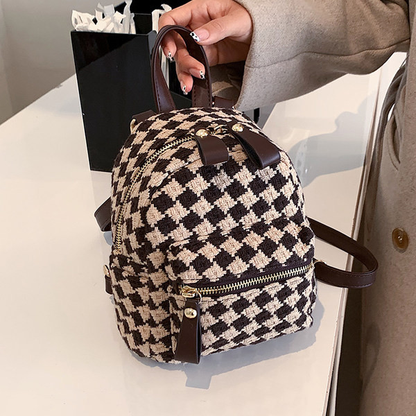 Tekstila rūtaina sieviešu mugursoma ar priekšējo kabatu