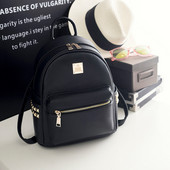 Fekete női hátizsák cipzárral