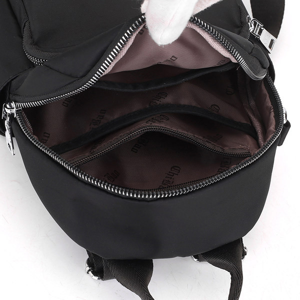 Maza ikdienas mugursoma ar rāvējslēdzēju