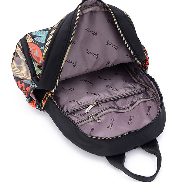 Sieviešu mugursoma - ar ziedu motīviem