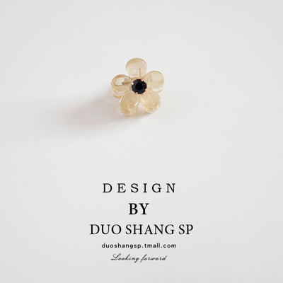 Sieviešu matu sprādze