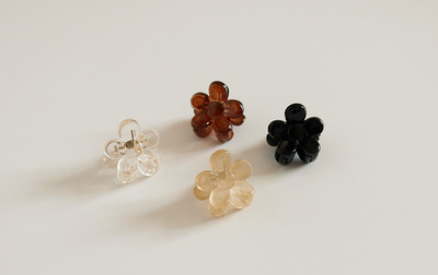 Sieviešu matu sprādze zieda formā