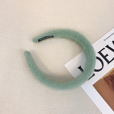 Sieviešu ikdienas tiāra ar platām malām