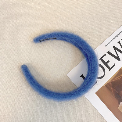 Sieviešu ikdienas tiāra ar platām malām