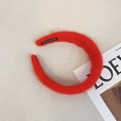 Sieviešu ikdienas tiāra ar platām malām