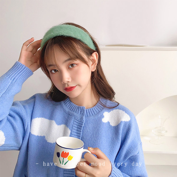 Sieviešu ikdienas tiāra ar platām malām