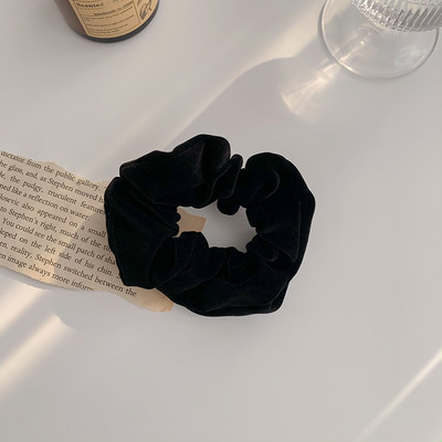 Sieviešu diadēma un matu gumija